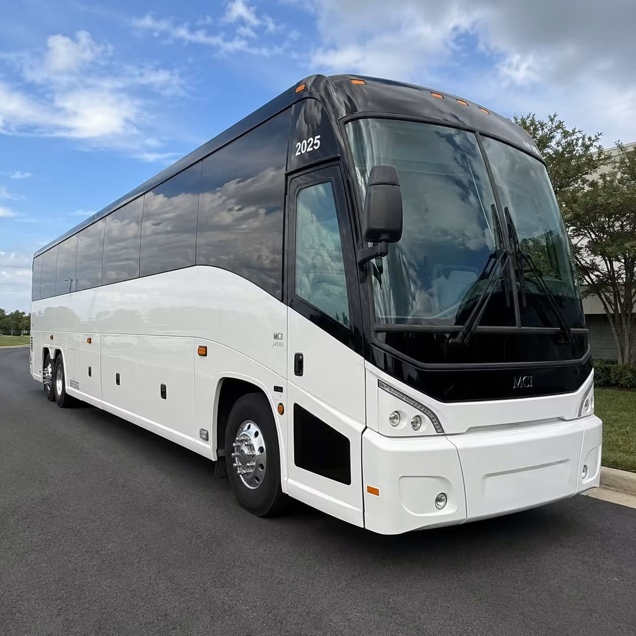 corporate charter bus rentals for ontario conferences and company events