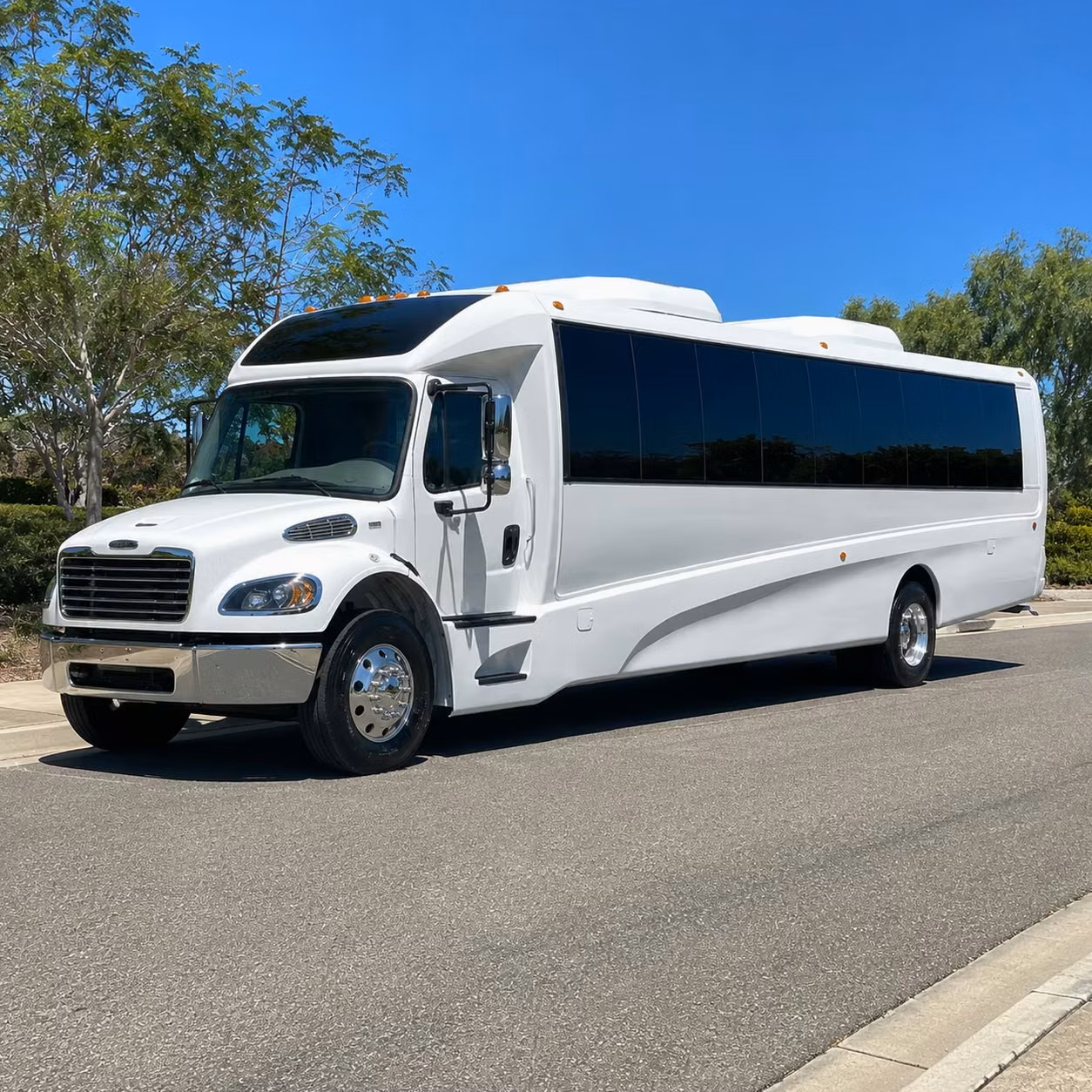 ontario 35 passenger minibus rental