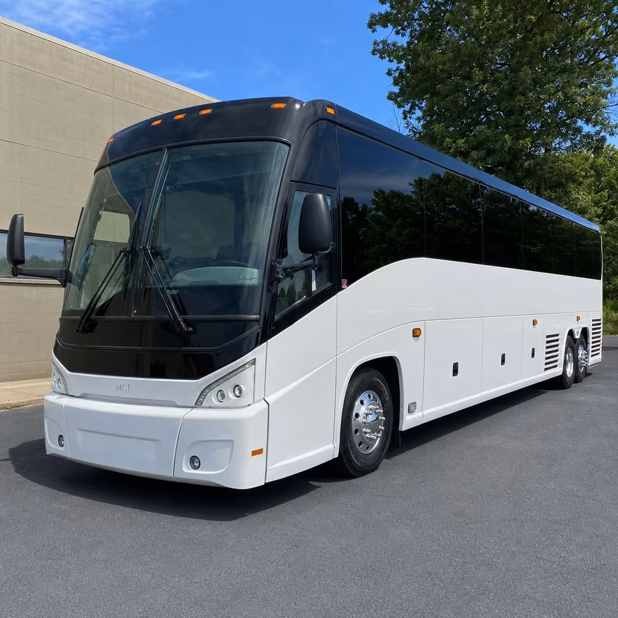 use a long distance charter bus from ontario for seamless group airport transfers